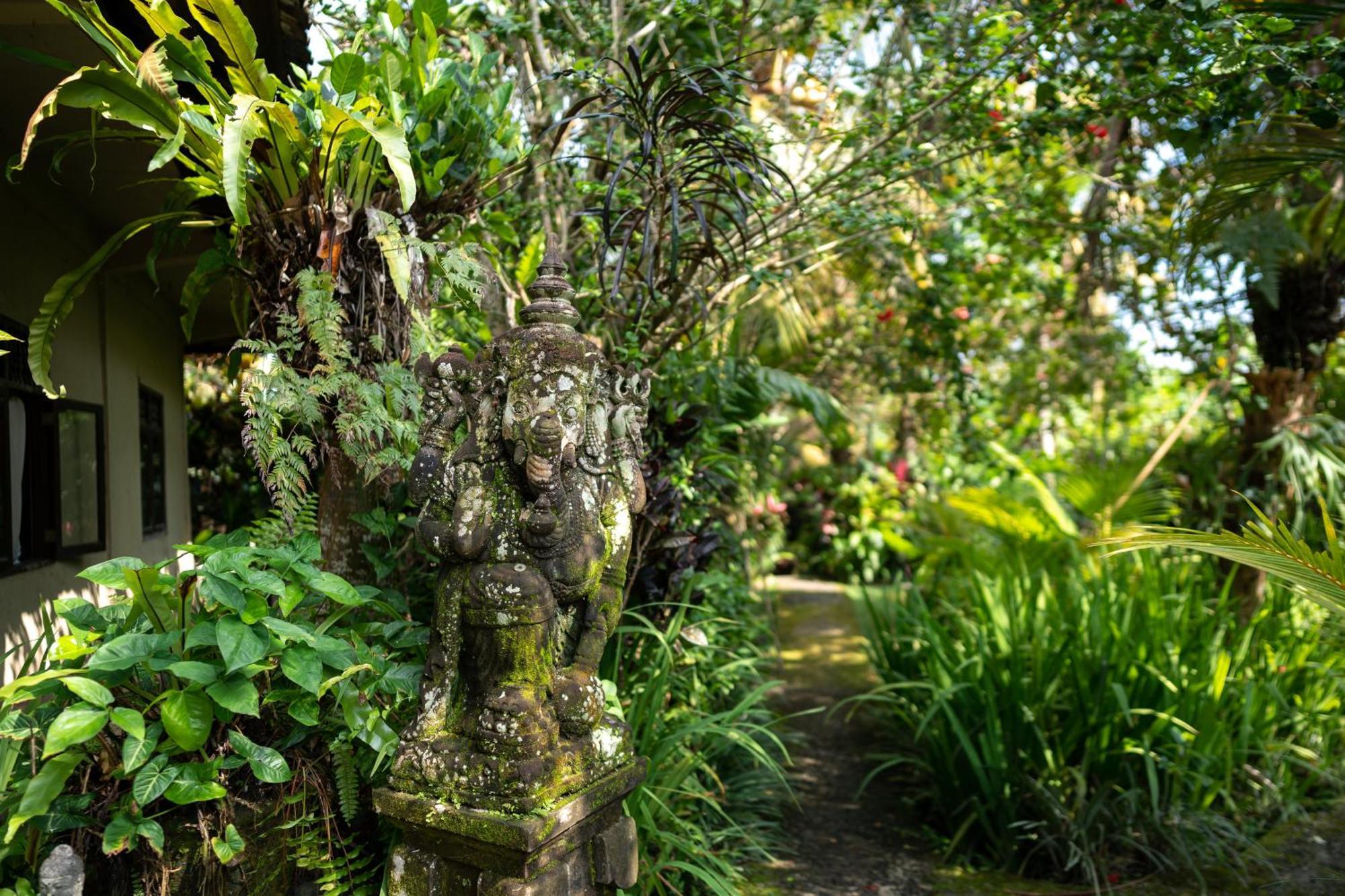 Santra Putra At Karja Art Space * Ubud